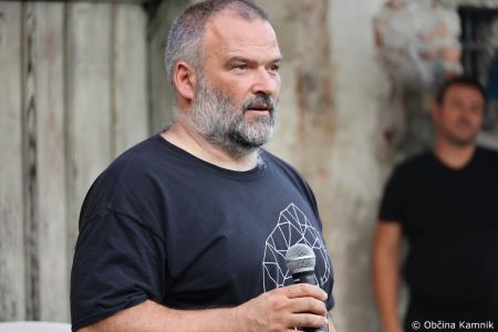 Ob Maistrovem letu izšla pesniška zbirka Maistrovih trideset (12)